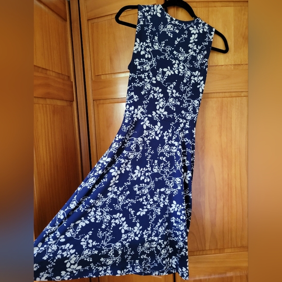 Blue floral dress, Kaleigh, Size Medium - Picture 4 of 5